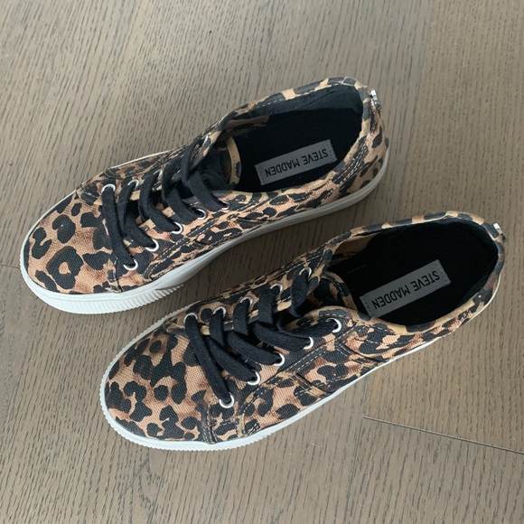 Steve Madden Emmi Leopard Print Platform Sneakers - Picture 11 of 16